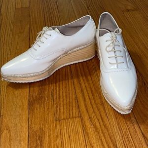 UTERQUE CREAM ESPADRILLE PATENT LEATHER BROGUES
